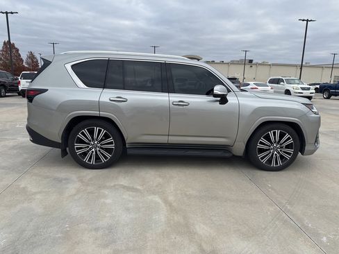 Used 2023 Lexus LX 600 4WD w/ Accessory Package (Z1) image 6
