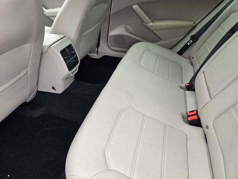 Used 2020 Volkswagen Passat 2.0T SE image 38