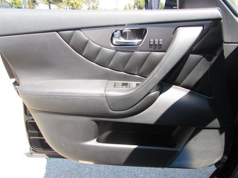 Used 2013 INFINITI FX37 2WD w/ Premium Pkg image 19