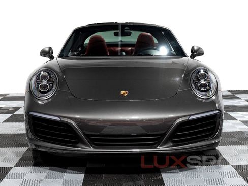 Used 2017 Porsche 911 Targa 4S image 11