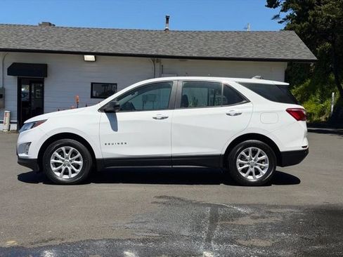 Used 2021 Chevrolet Equinox LS AWD/4WD image 10