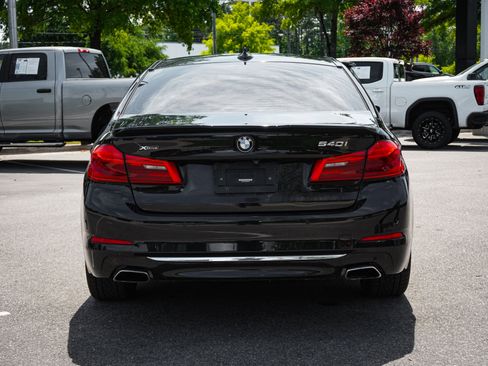 Used 2018 BMW 540i xDrive w/ Premium Package image 9