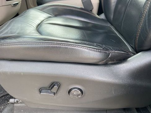 Used 2017 Chrysler Pacifica Touring-L Plus FWD image 18