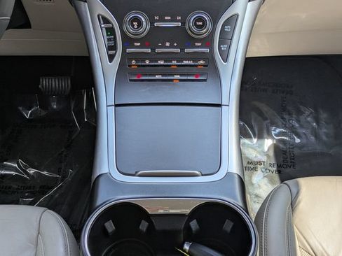 Used 2020 Lincoln Nautilus FWD w/ Equipment Group 101A image 18