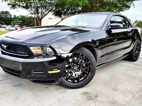 Used 2011 Ford Mustang Premium w/ 201A Rapid Spec Order Code RWD image 1