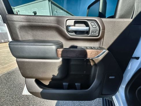 Used 2021 GMC Sierra 2500 Denali w/ Denali Ultimate Package image 23