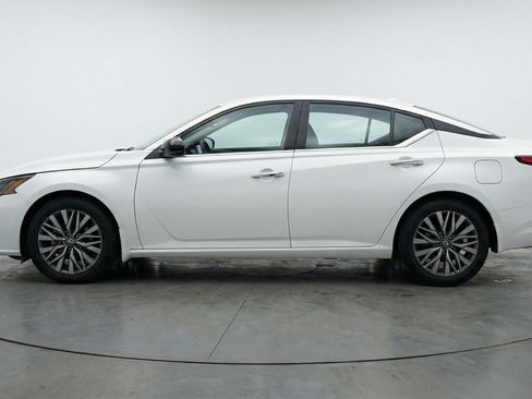 Used 2025 Nissan Altima 2.5 SV image 5