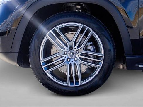 Certified 2025 Mercedes-Benz GLS 450 4MATIC image 9