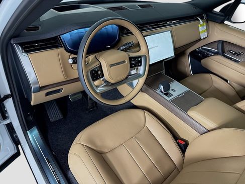 New 2026 Land Rover Range Rover Long Wheelbase SE AWD/4WD image 9