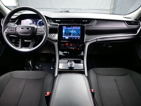 Used 2024 Jeep Grand Cherokee L Laredo w/ Luxury Tech Group I image 18