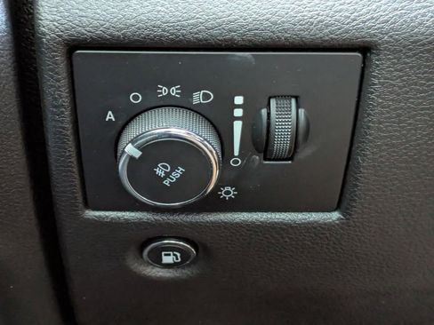 Used 2021 Jeep Grand Cherokee Laredo X image 23