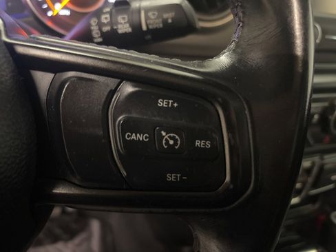 Used 2019 Jeep Wrangler Unlimited Sport S image 17