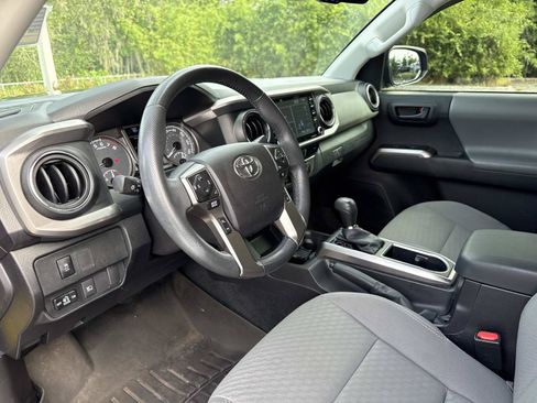 Used 2022 Toyota Tacoma SR5 RWD image 21