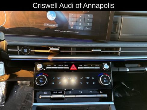 Used 2025 Hyundai Santa Fe Limited image 19