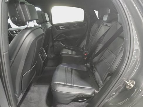 Used 2020 Porsche Cayenne E-Hybrid Coupe AWD/4WD image 22