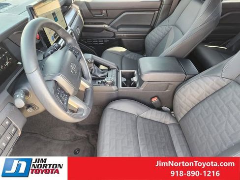 Used 2025 Toyota 4Runner TRD Off-Road Premium image 14