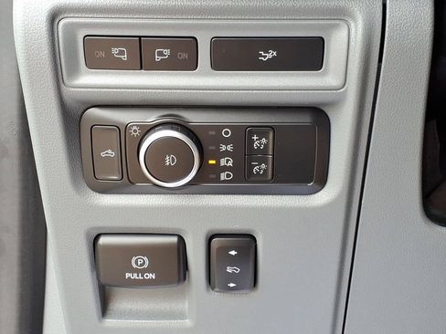 Used 2022 Ford F150 Lariat AWD/4WD image 14