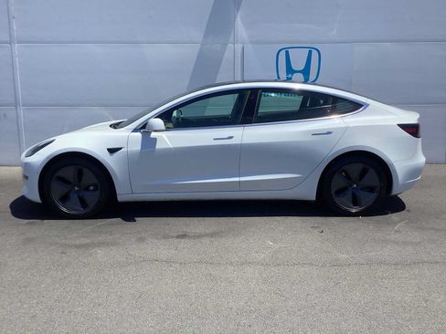 Used 2020 Tesla Model 3 Standard Range Plus RWD image 2