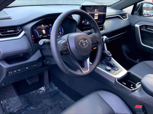 Used 2025 Toyota RAV4 XSE w/ Weather Package image 18