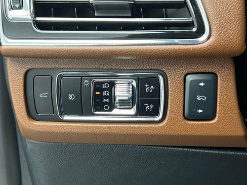 Used 2024 Lincoln Navigator Reserve image 21