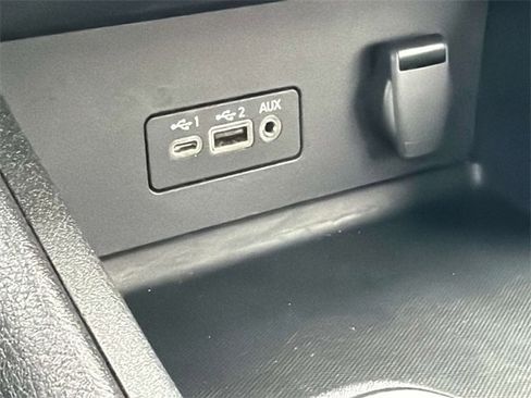 Certified 2023 Nissan Sentra SV image 17