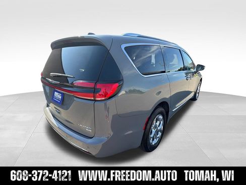 Used 2021 Chrysler Pacifica Limited w/ Premium & Safety Sphere Group AWD/4WD image 5