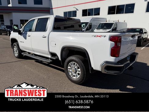 Used 2024 Chevrolet Silverado 3500 LT image 3