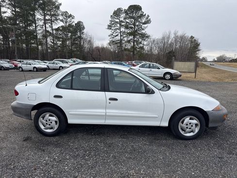 Used 1998 Chevrolet Cavalier Sedan image 10