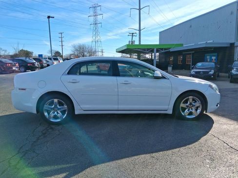 Used 2010 Chevrolet Malibu LT image 3