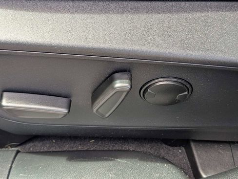 Certified 2026 Ford Escape SE w/ PHEV Premium Package FWD image 22