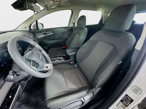 Used 2023 Kia Sportage LX FWD image 11