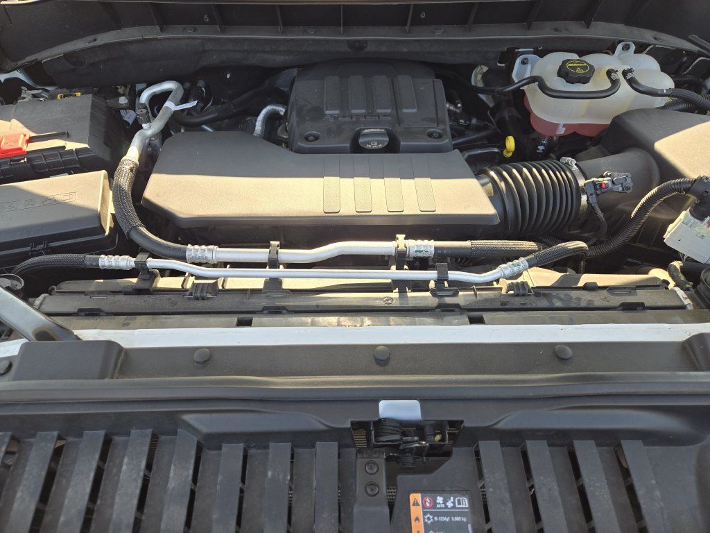 Used 2025 Chevrolet Silverado 1500 Custom AWD/4WD image 32