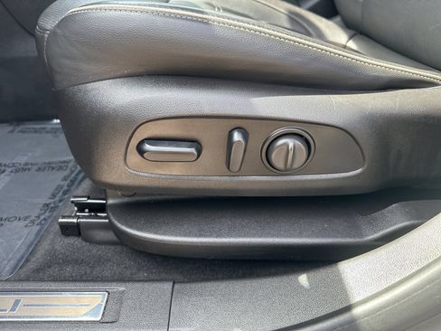 Used 2018 GMC Acadia Denali AWD/4WD image 15