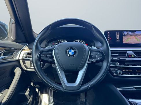 Used 2019 BMW 530e w/ Convenience Package RWD image 10