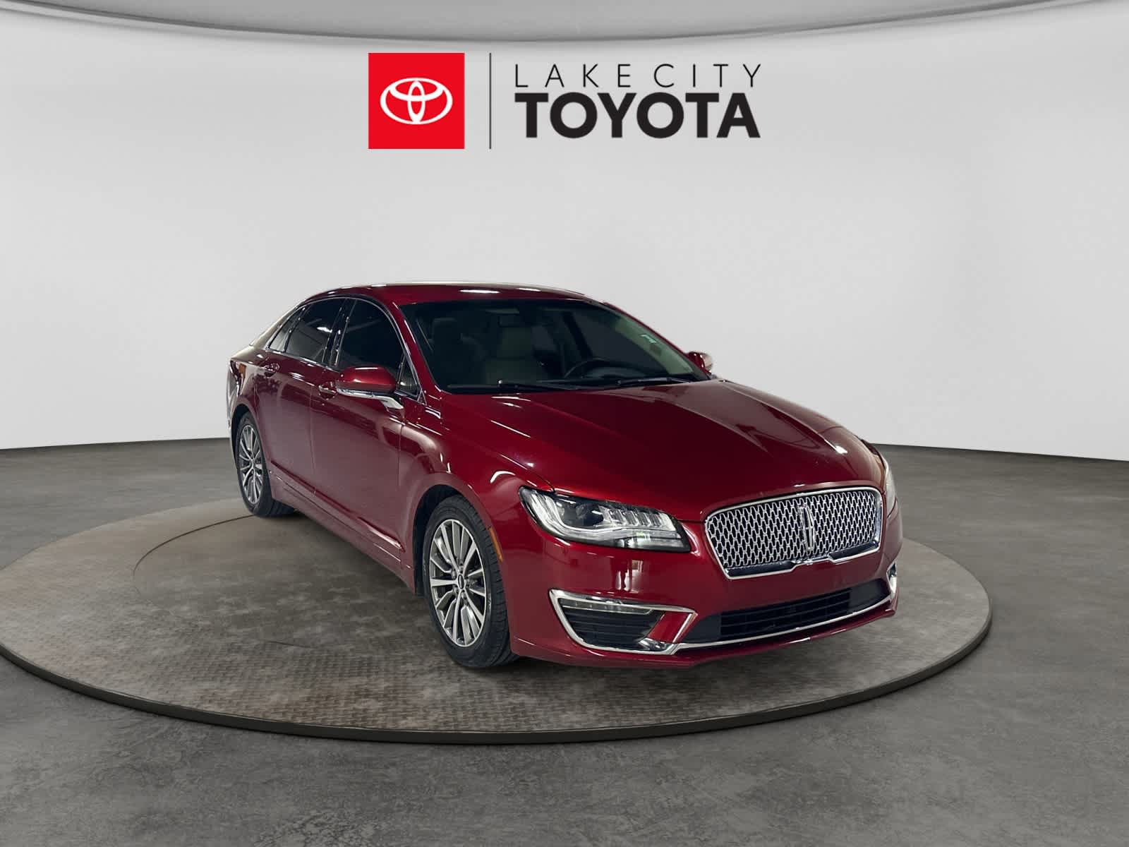 Used 2019 Lincoln MKZ Reserve FWD image 13