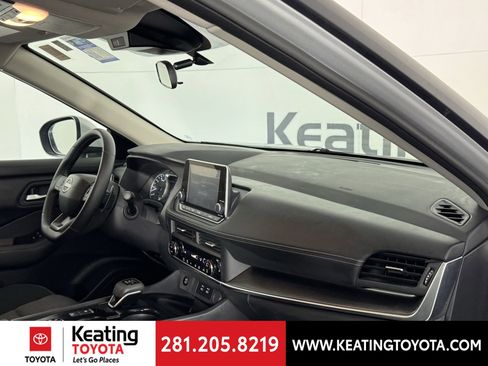 Used 2025 Nissan Rogue SV image 21