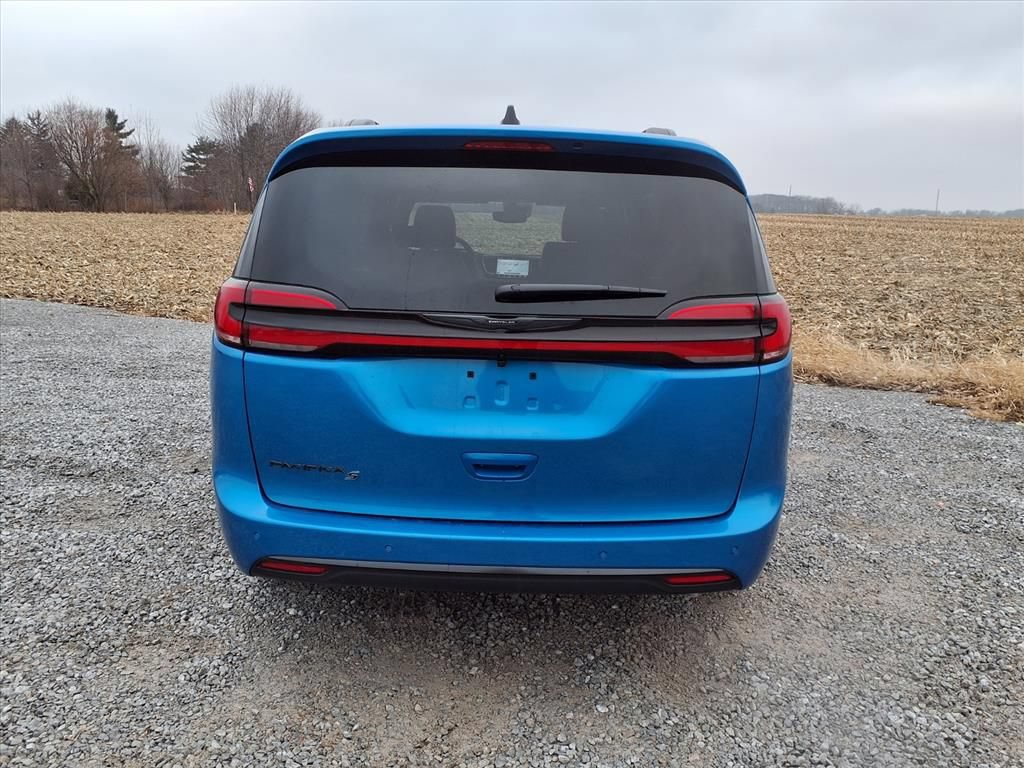 New 2026 Chrysler Pacifica Select w/ S Appearance Package FWD image 28