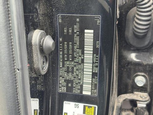 Used 2024 Toyota Corolla Cross XLE image 26