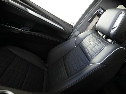 Used 2026 Cadillac Escalade ESV V w/ LPO, ONYX Package AWD/4WD image 40