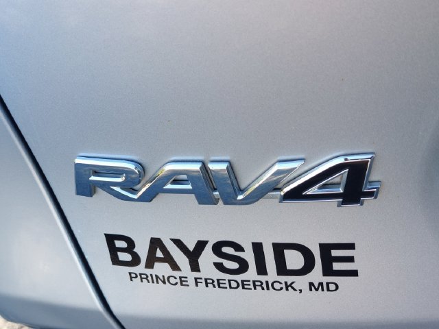 Used 2025 Toyota RAV4 LE AWD/4WD image 35
