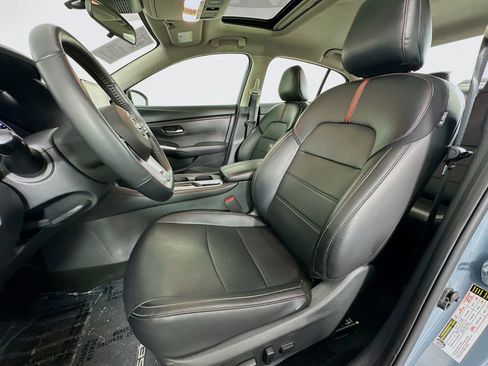 Used 2024 Nissan Sentra SR w/ SR Premium Package FWD image 23
