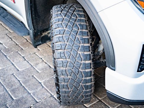 Used 2022 GMC Sierra 1500 AT4 w/ AT4 Premium Package image 41