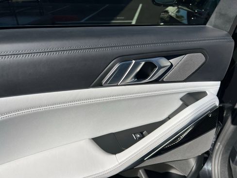 Used 2022 BMW X6 M image 51