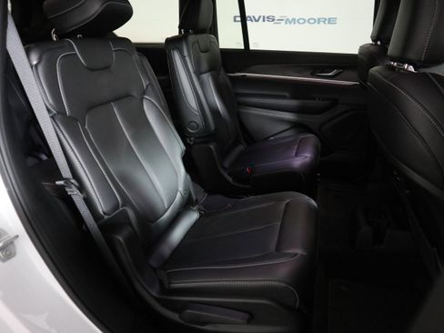New 2025 Jeep Grand Cherokee L Limited AWD/4WD image 22