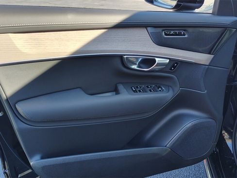 New 2026 Volvo XC90 B6 Plus image 8