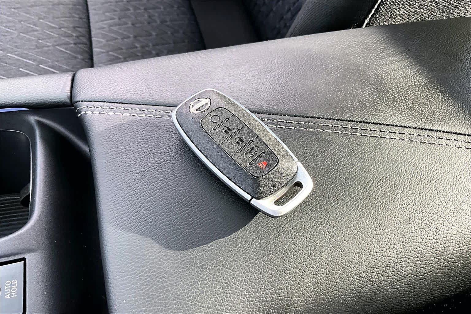 Used 2026 Nissan Sentra SV w/ SV Convenience Package FWD image 14