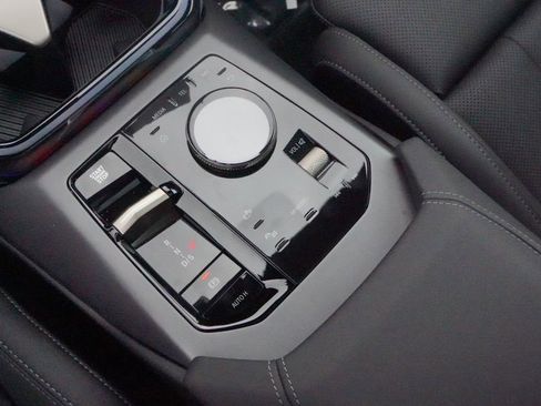 Used 2025 BMW X3 xDrive30i w/ Convenience Package image 17