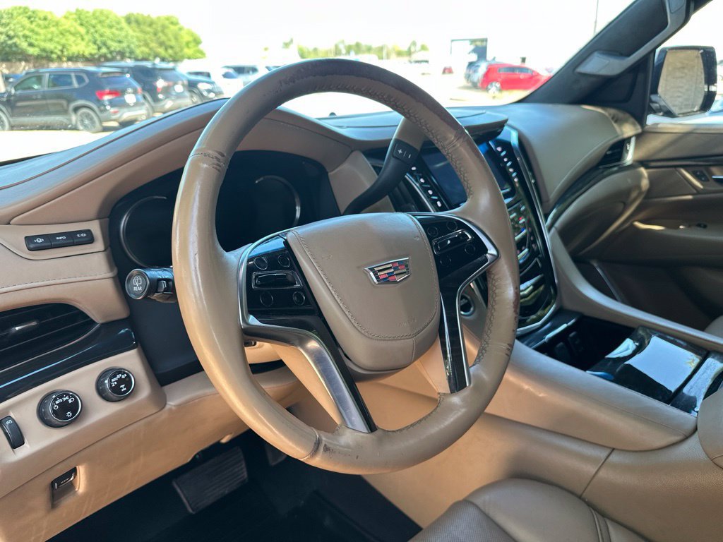 Used 2018 Cadillac Escalade Platinum AWD/4WD image 18