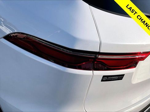 Used 2025 Jaguar F-PACE R-Dynamic S image 30