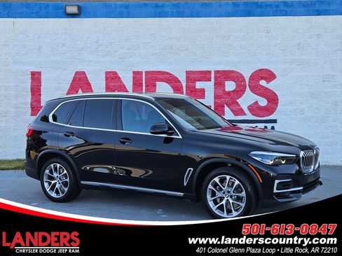 Used 2022 BMW X5 xDrive40i w/ Parking Assistance Package AWD/4WD image 1
